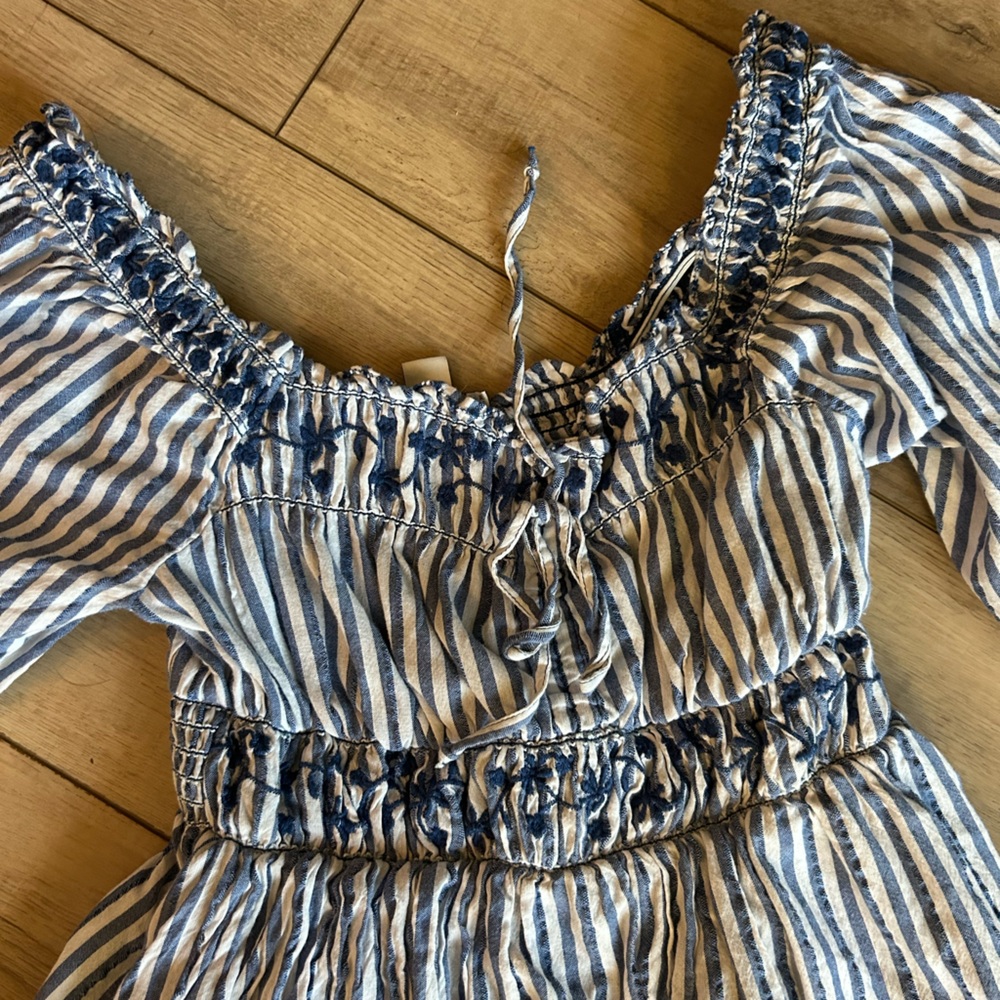 Dress - Picture 2 of 3